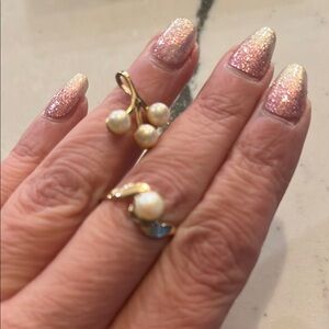 10k Solid Gold Pearl Ring and pendant selling for scrap 2.8 grams